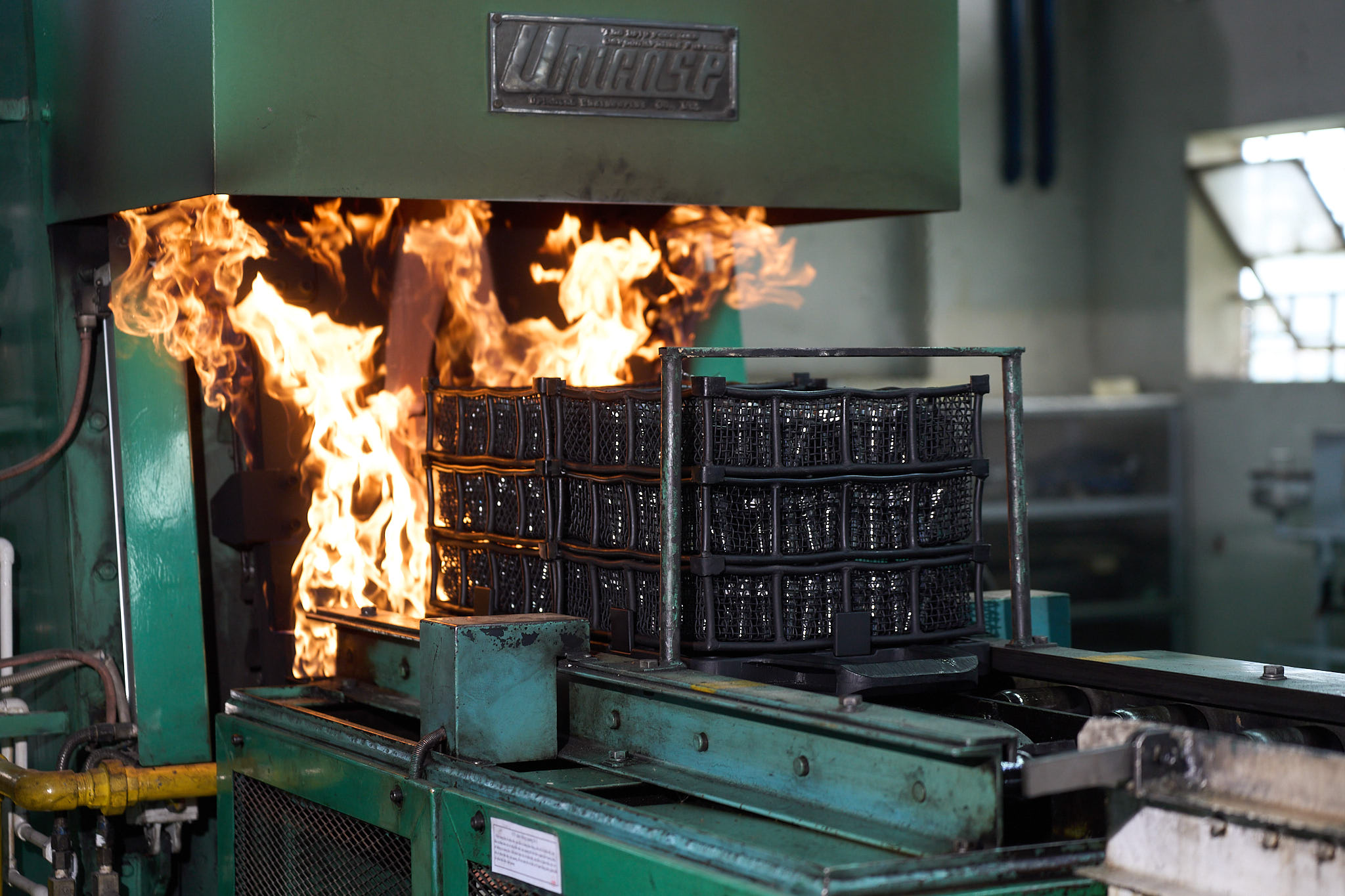 Thiết bị xử lý nhiệt e